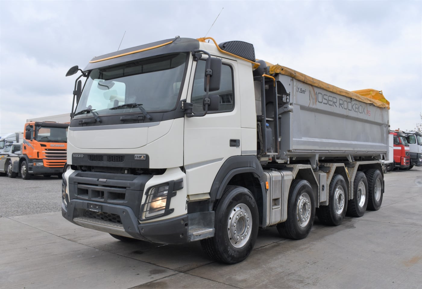 Volvo FMX 6x6 540hp with Umikov trailer 