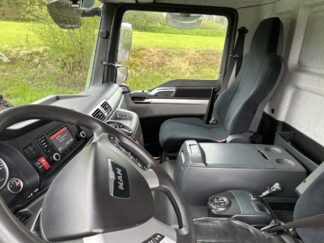 Image_23268M__TGM 18.340 4x2 BDF HB / Koffer