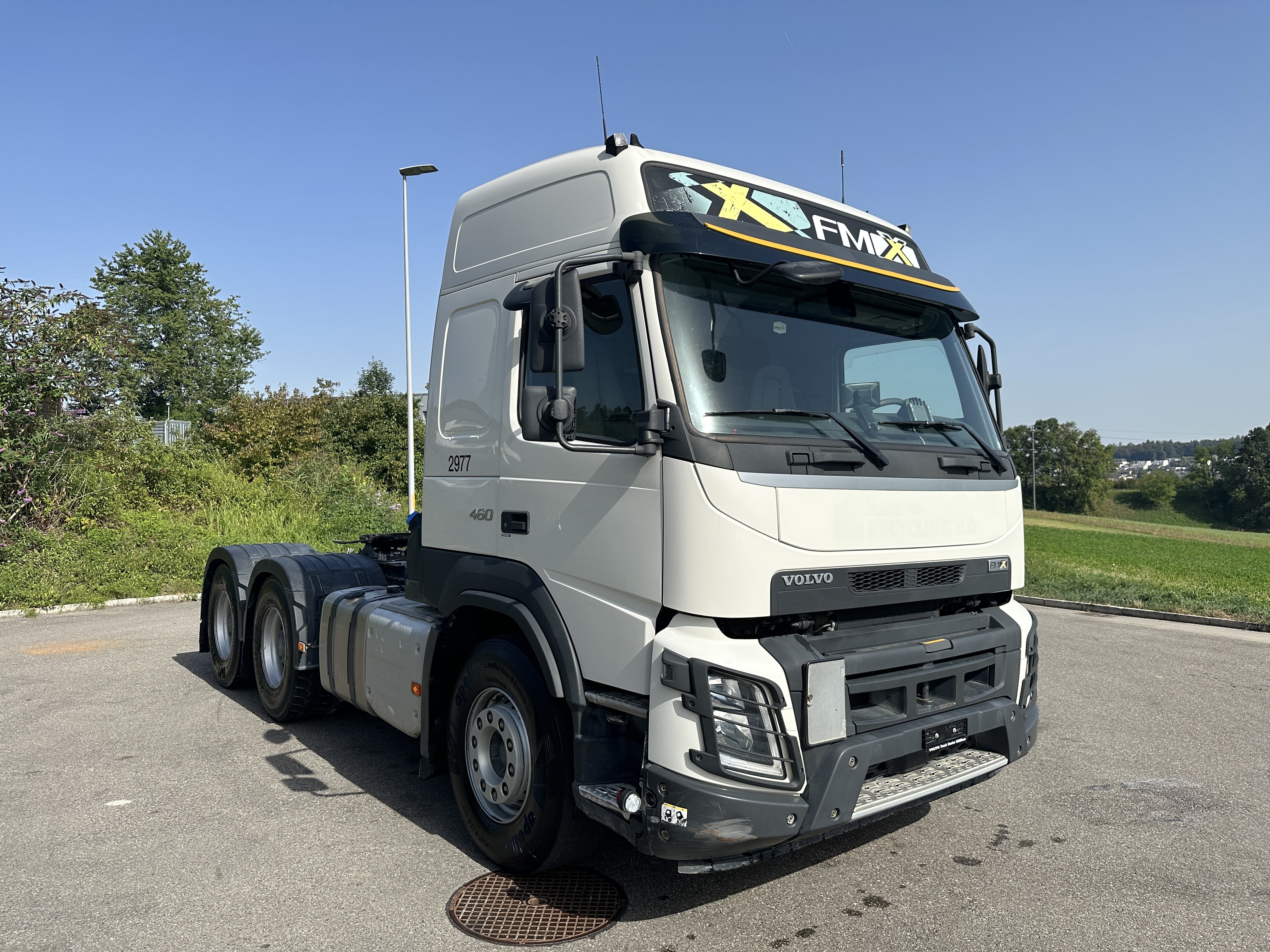 Trucktrade - 2019 Volvo FMX-460 6x4T hydraulic tipping tractor