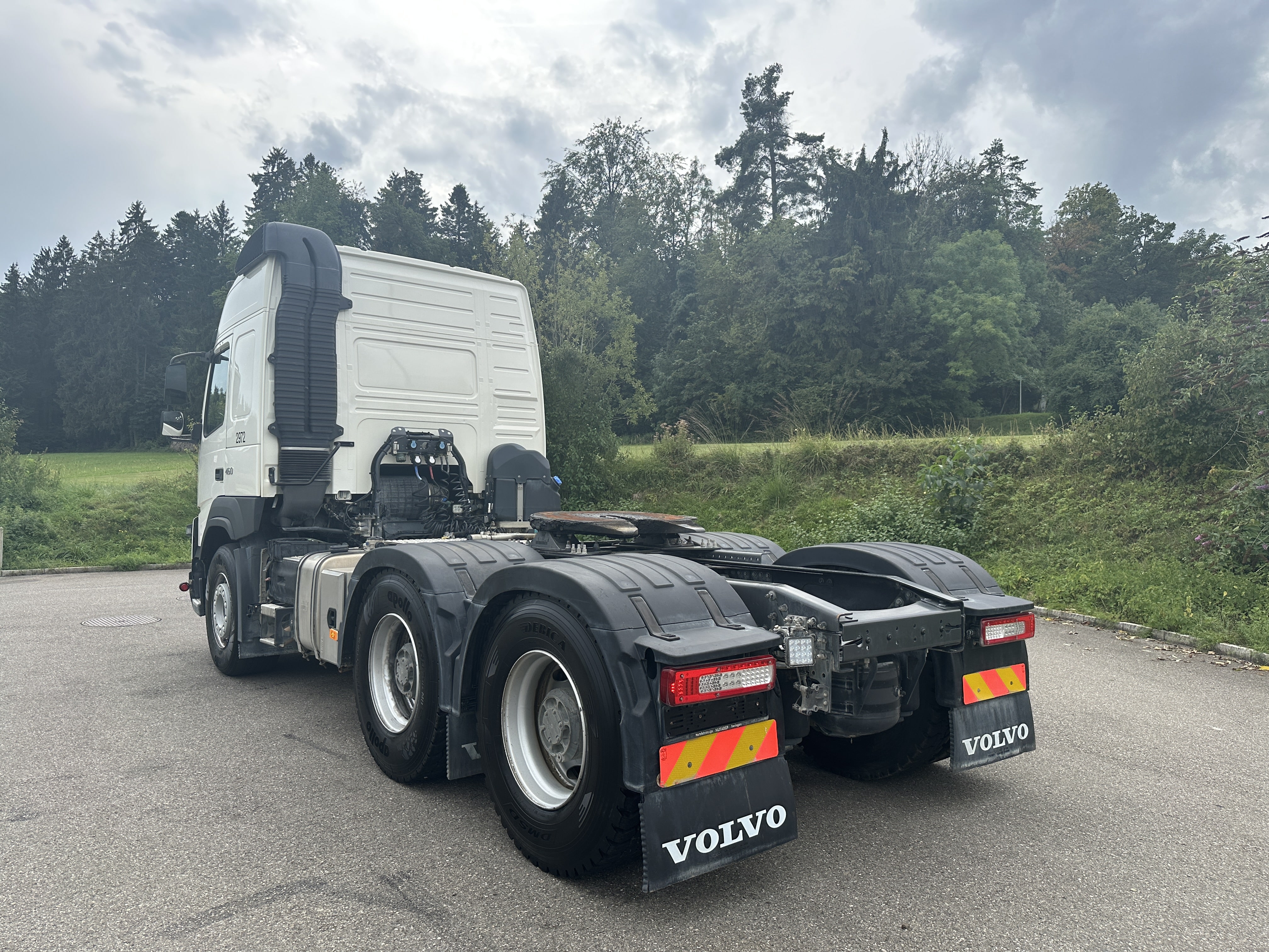 Volvo FMX 500 6x4 Three-Way Tipper Truck (2019) Exterior and