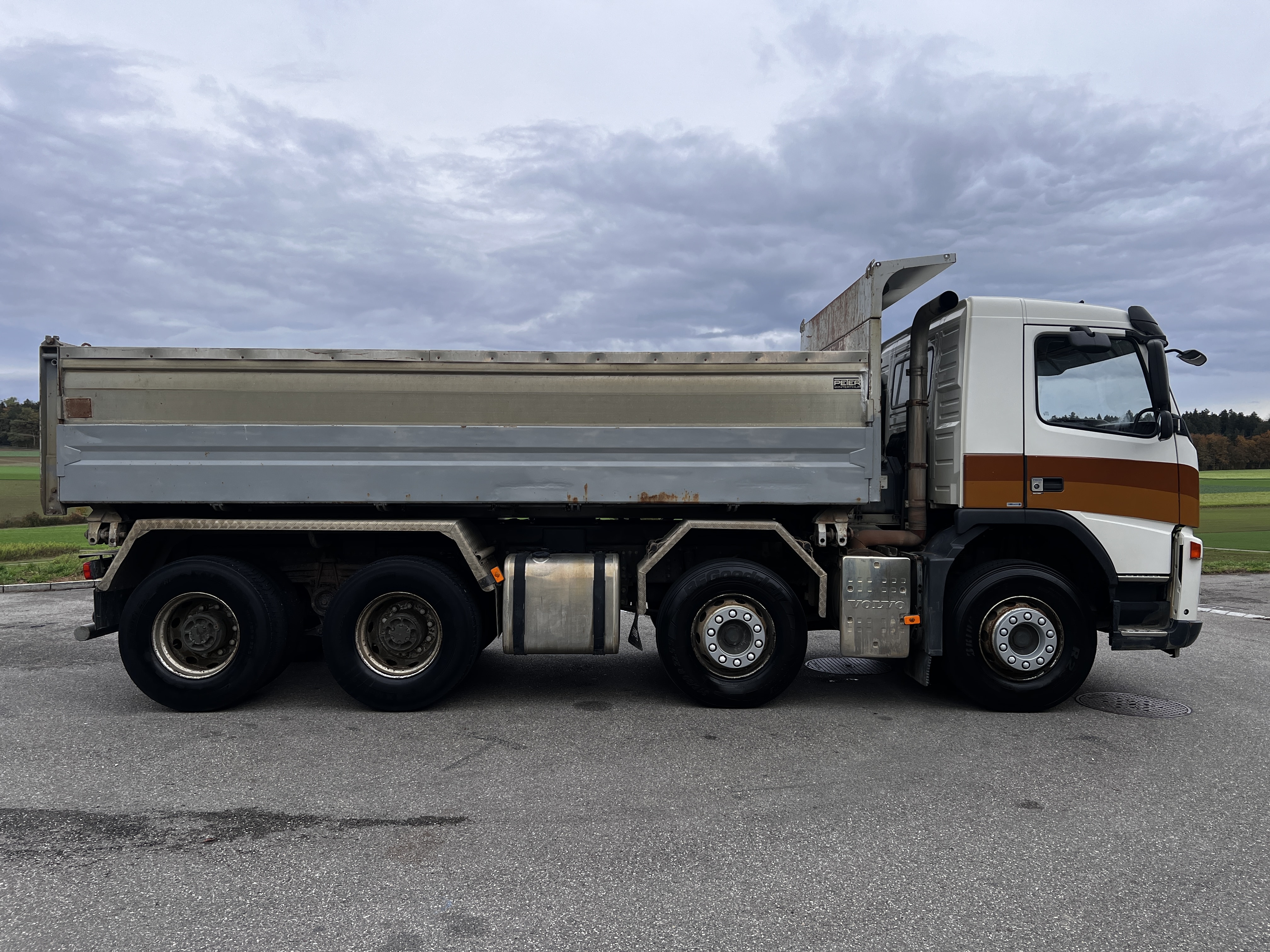 Volvo FMX 500 Tipper Truck (2022) Exterior and Interior 