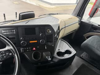 Image_25295T_Mercedes-Benz_Actros 1846 Koffer mit HB / Swiss-Vehicle