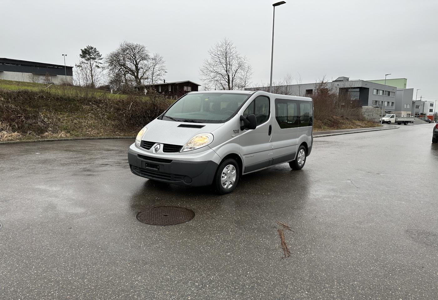2014 Renault Trafic dCi115 - Fahrzeugfoto