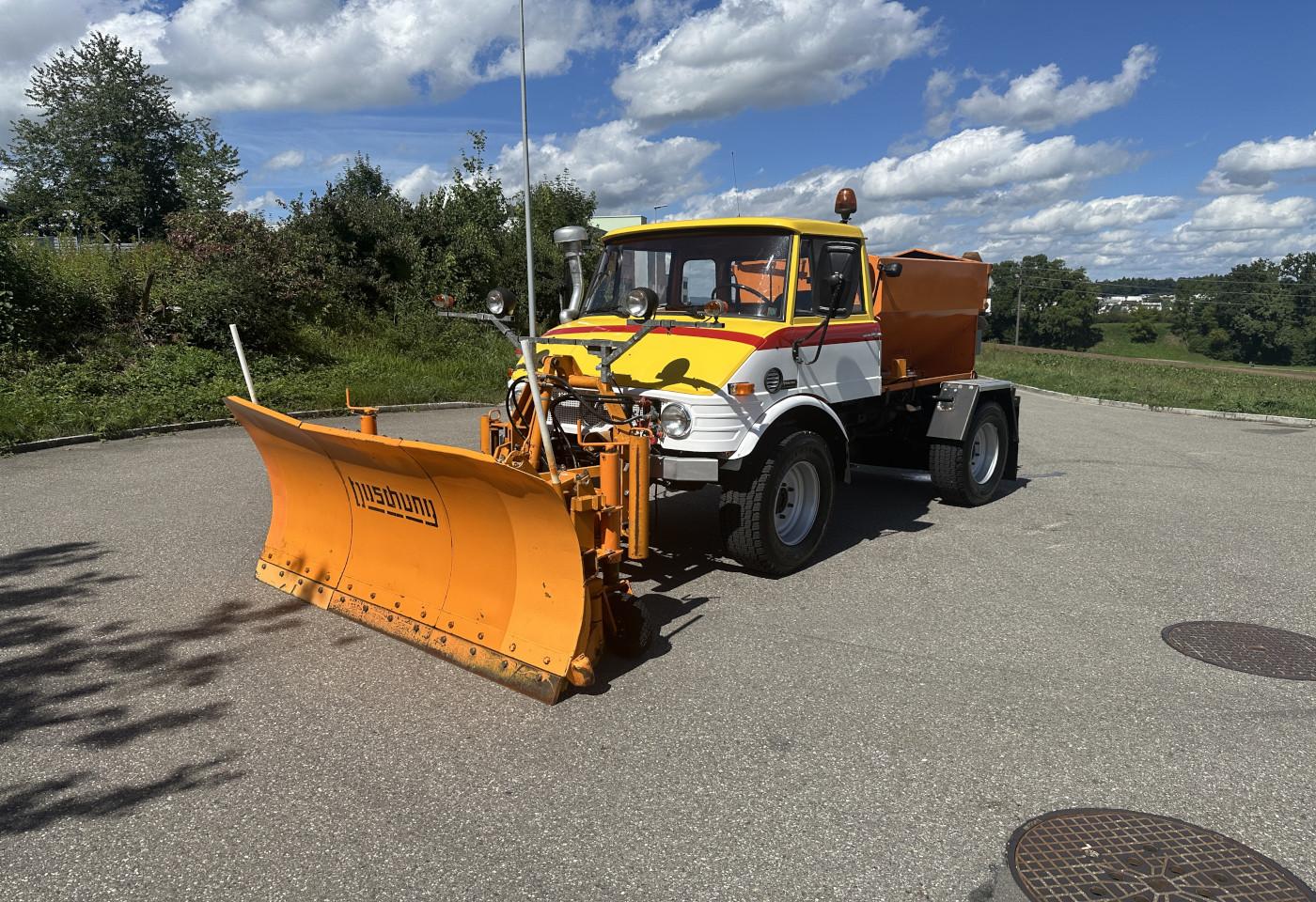 1985 Mercedes-Benz Unimog U 600 L 4x4 Winterdienst - Fahrzeugfoto