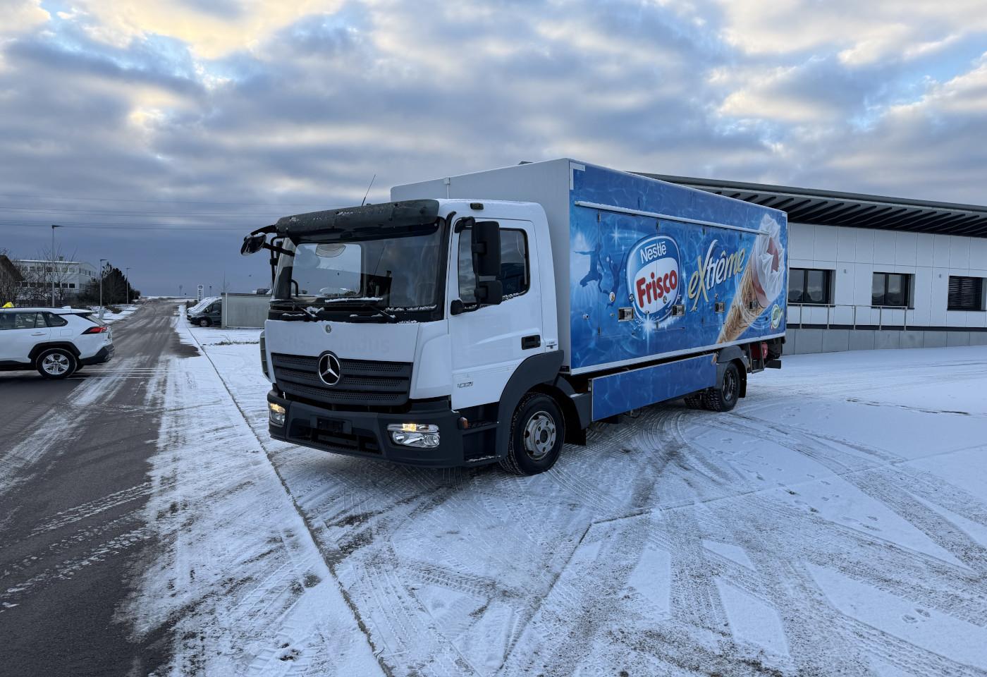 2015 Mercedes-Benz Atego 1021 4x2 Kühlkoffer+HB - Fahrzeugfoto