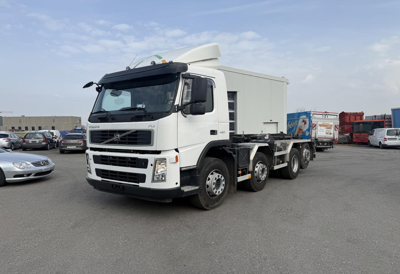 2010 Volvo FM-420 8x2R Translift - Fahrzeugfoto