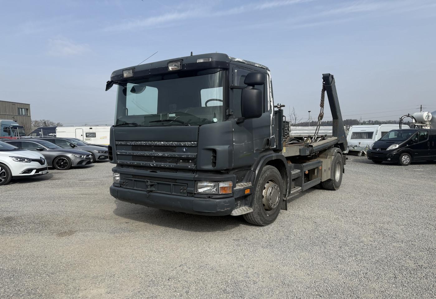 2001 Scania P 114 4x2 Wirz - Fahrzeugfoto