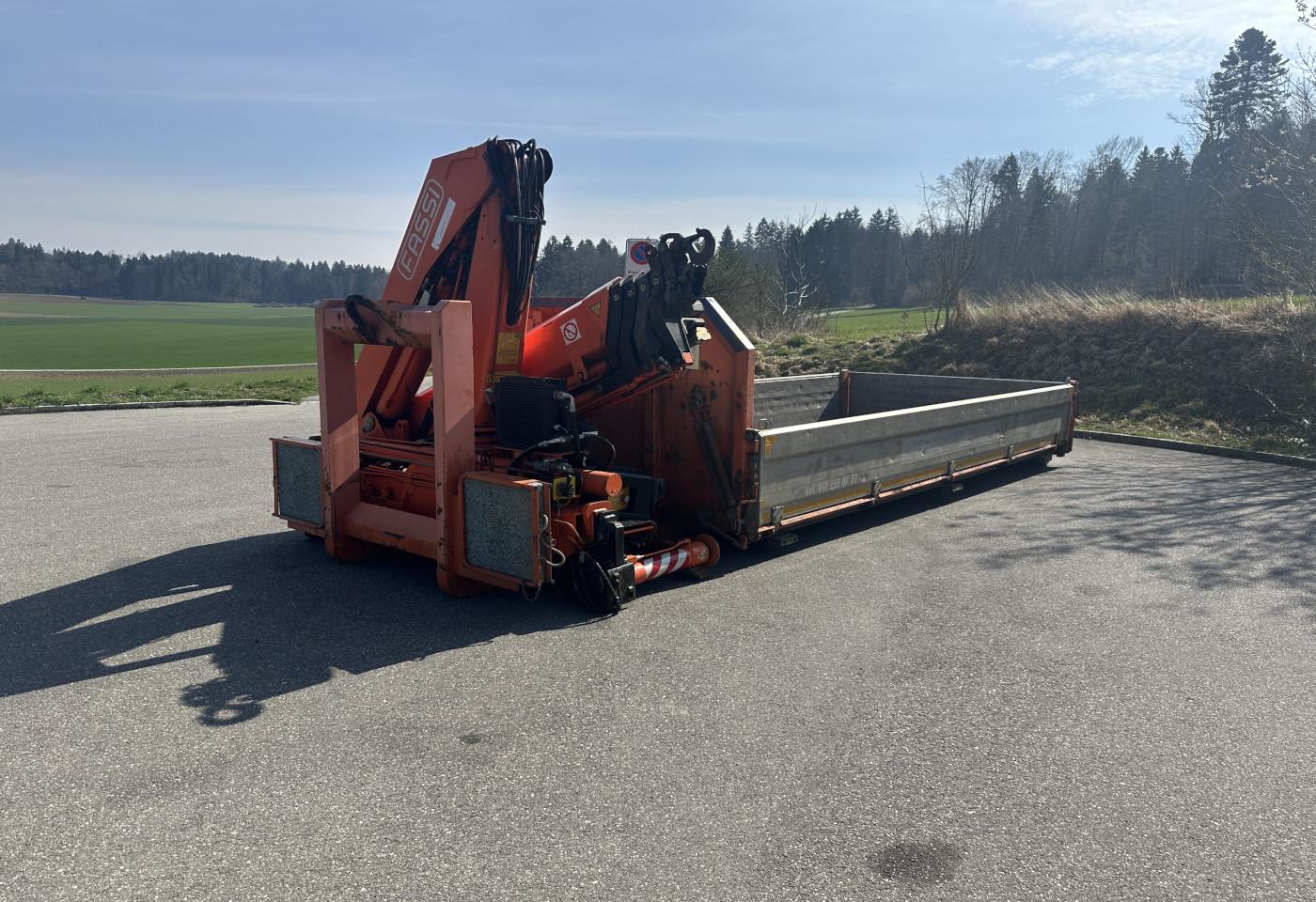 2000 Kranpalette F210A.24 - Fahrzeugfoto