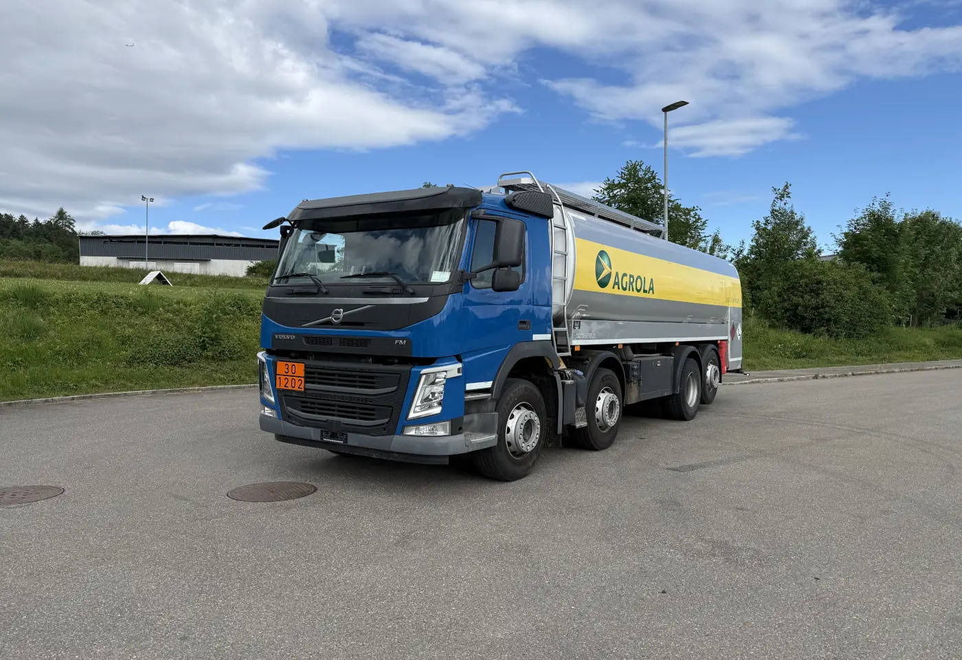 2015 Volvo FM-420 8x2R 2-Kammer - Fahrzeugfoto