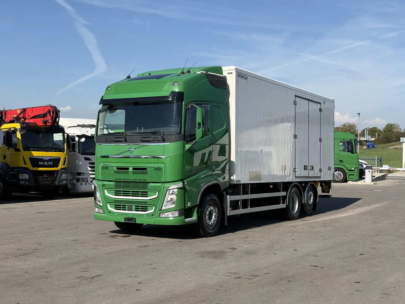 2014 VOLVO FH-460 6x2R Kühlkoffer vorne_links