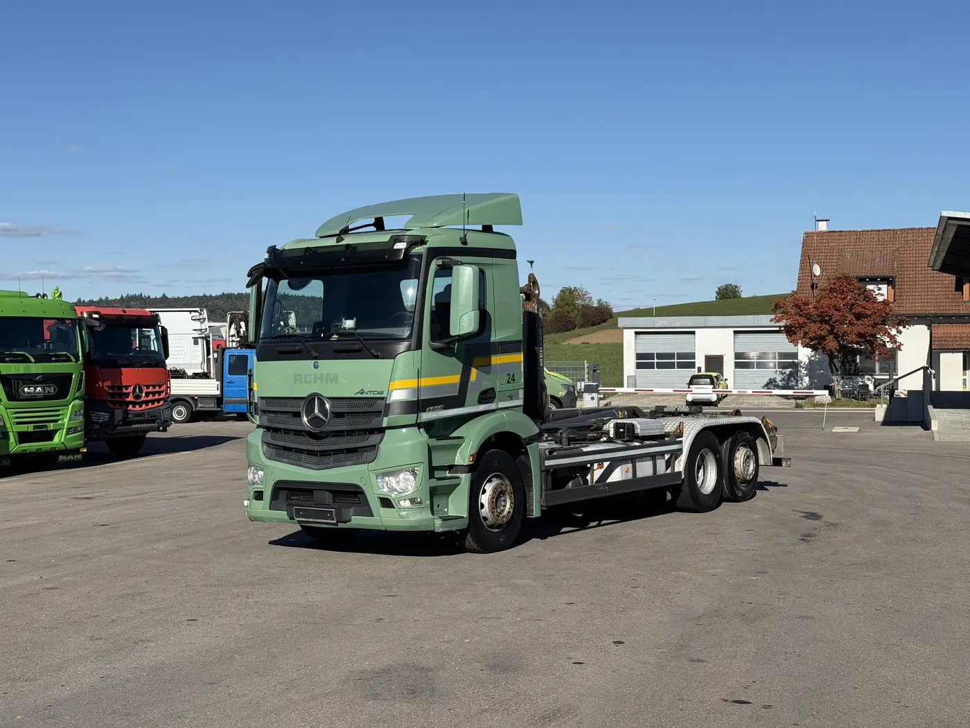 Mercedes-Benz Antos 2545 6x2 Meiller Absetzkipper vorne_links