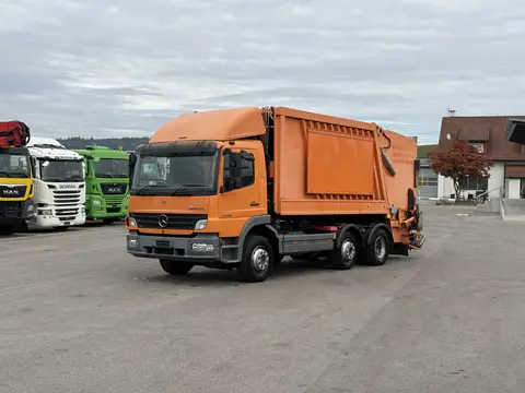 Atego 2128 6x2 Ochsner vorne_links