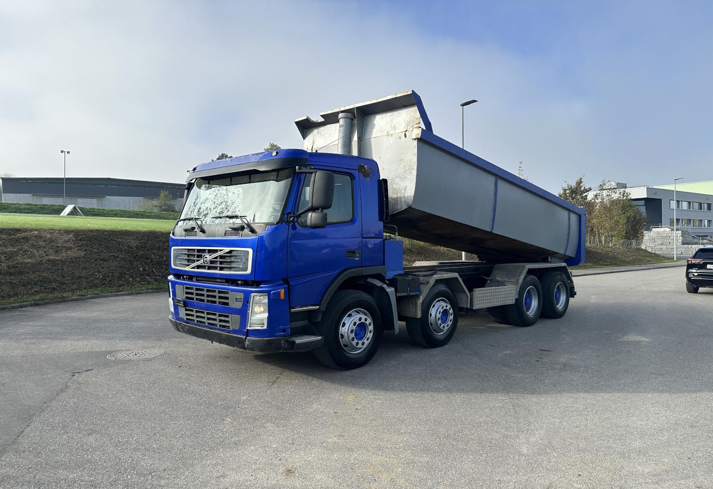2004 Volvo FM12-460 8x4  Kipper - Fahrzeugfoto
