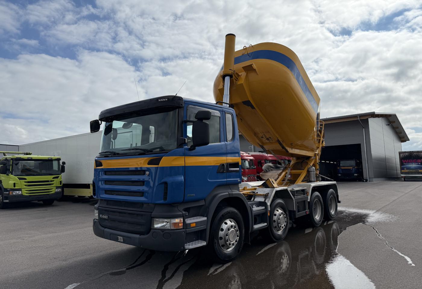 2009 Scania R440 8x4 Peter Betonsilo - Fahrzeugfoto