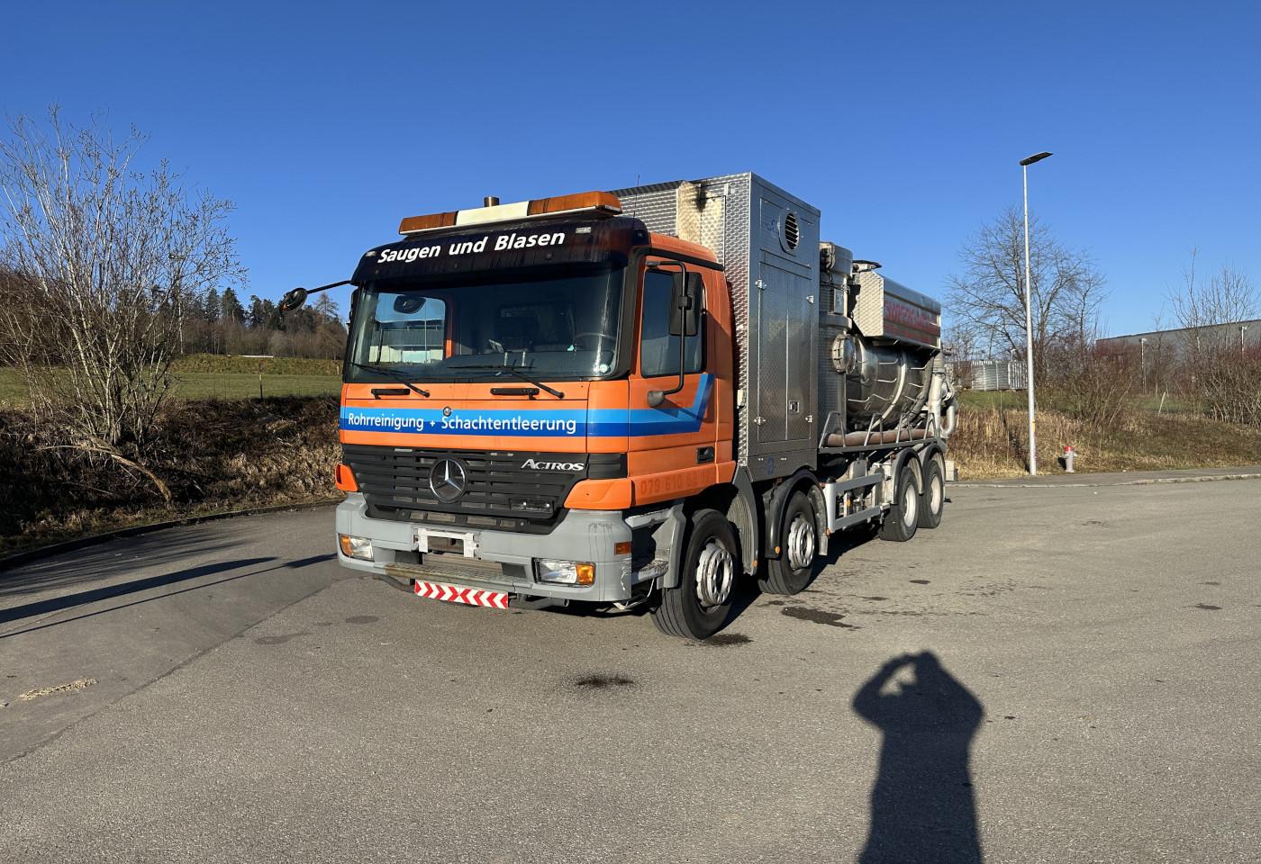 2000 Mercedes-Benz Actros 3243 8x4 Trockensauger - Fahrzeugfoto