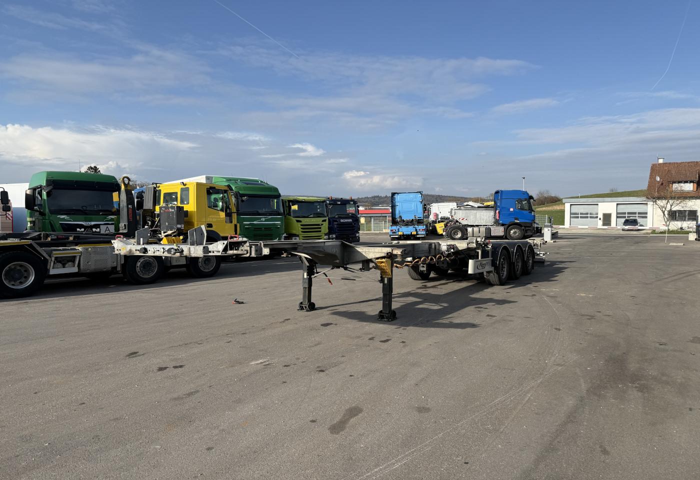 2023 Fliegl  SDS 380 Containertransport - Fahrzeugfoto