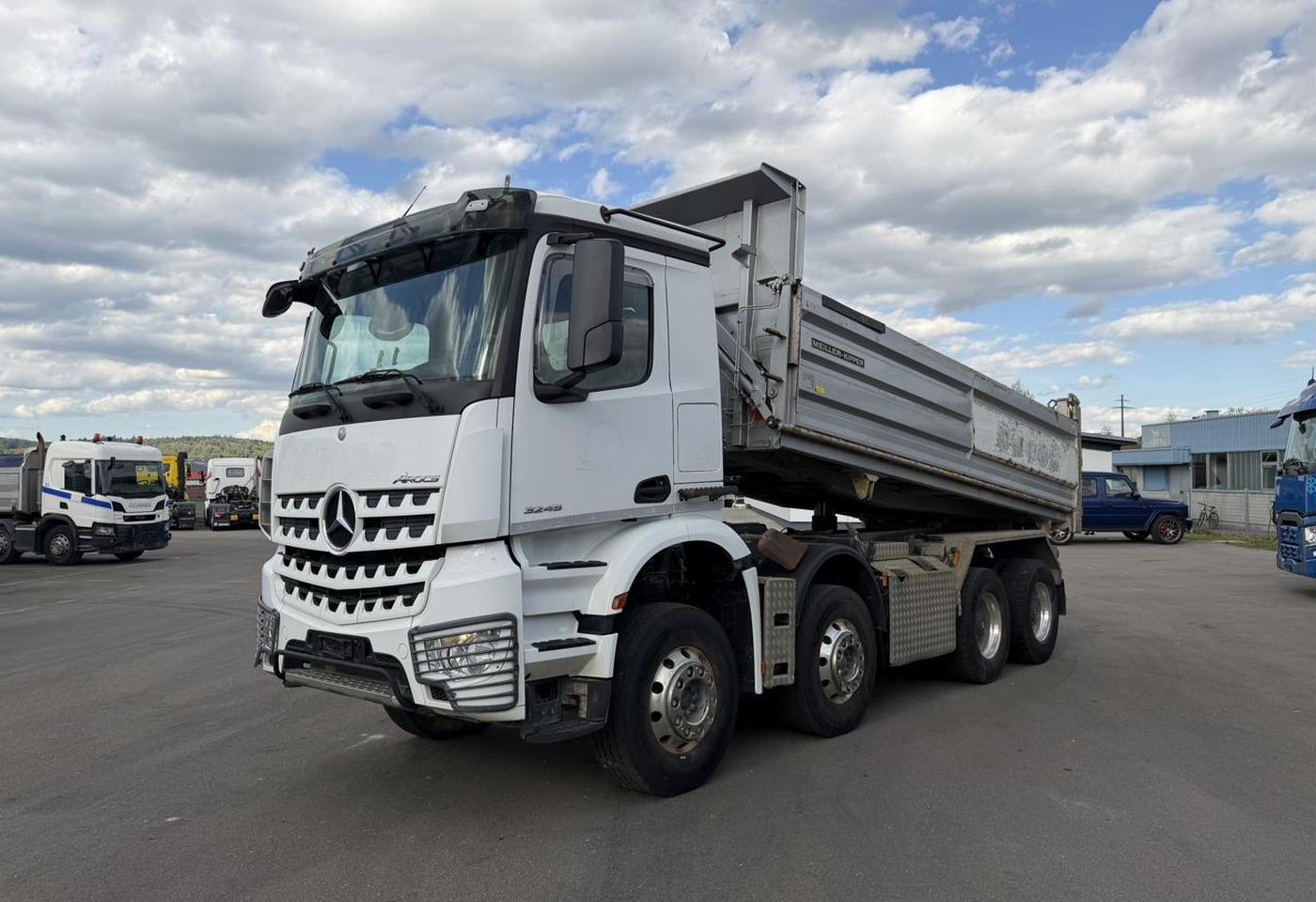 2017 Mercedes-Benz Arocs 3245 8x4 2-SK Meiller - Fahrzeugfoto