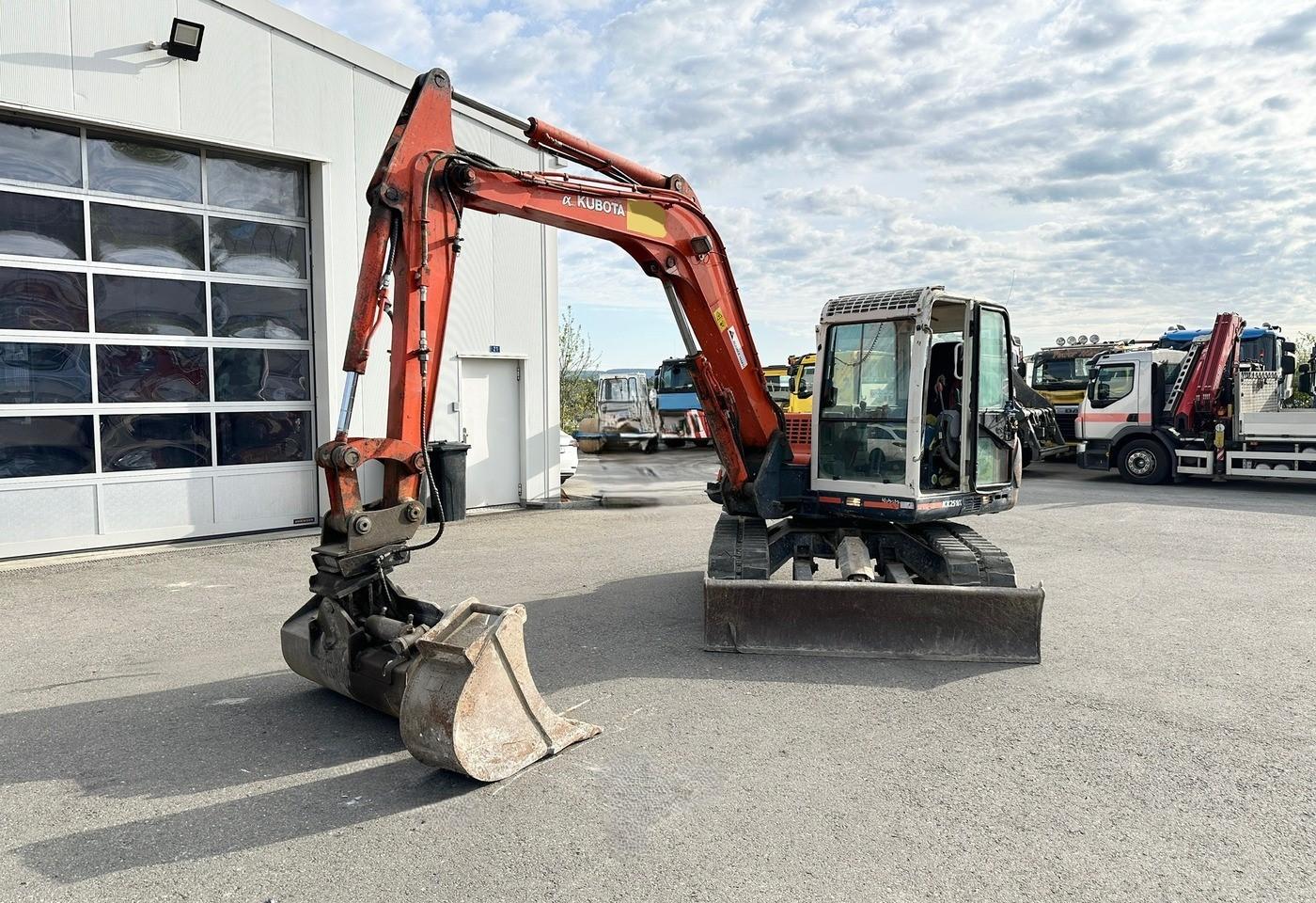 2005 Kubota KX 251 7.43T Raupenbagger - Fahrzeugfoto
