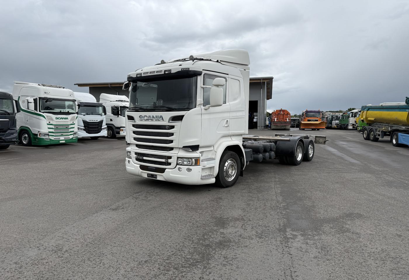 2015 Scania R730LB 6x2*4 Fahrgestell - Fahrzeugfoto