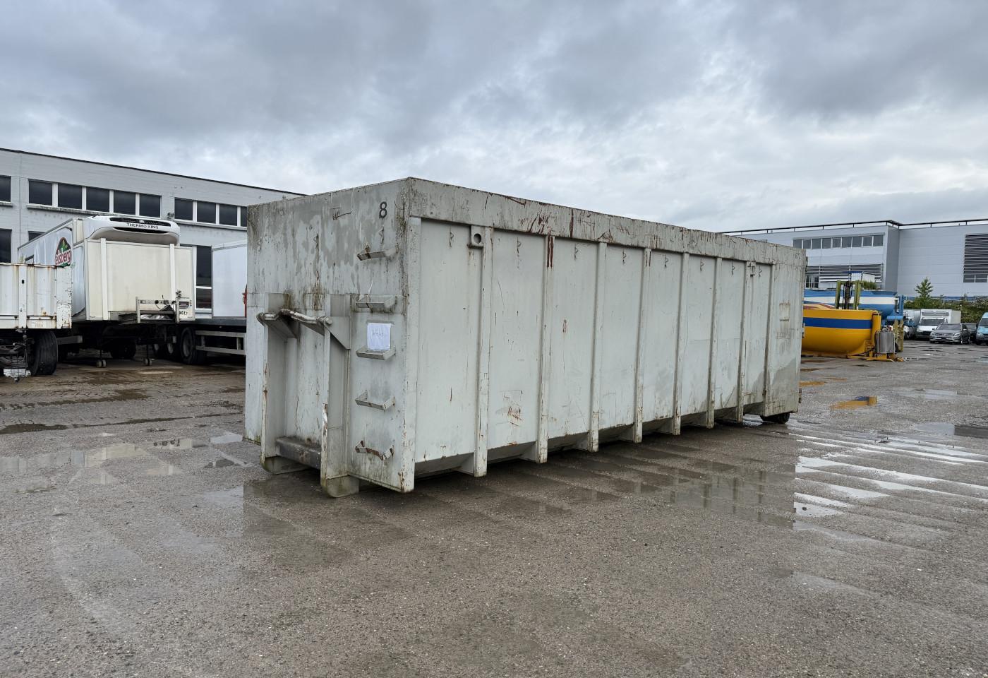 2000 Hakenmulde 40m³ - Fahrzeugfoto