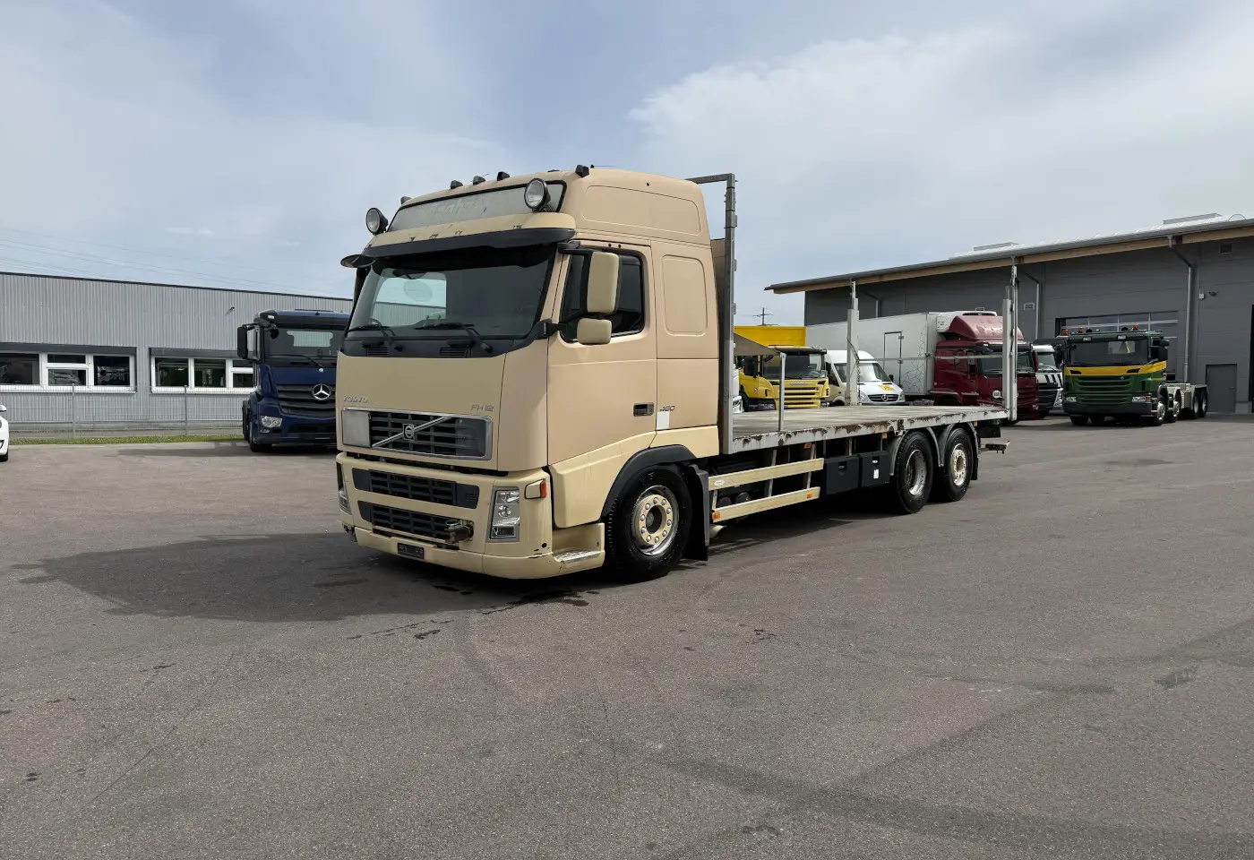 2005 Volvo FH12-460 6x2 Brücke - Fahrzeugfoto