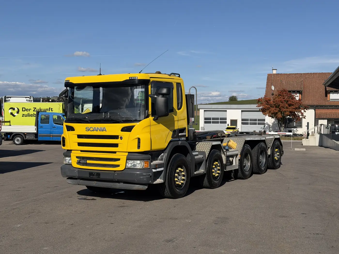 2017 Scania P 450 10x4 Multilift vorne_links