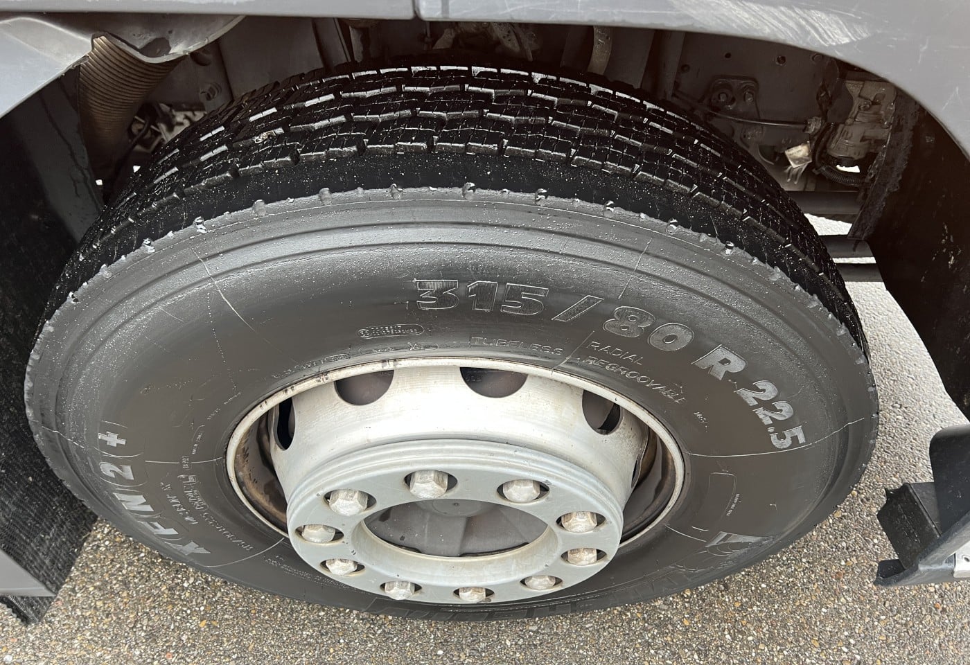 MOTO6625_3052172 vehicle image