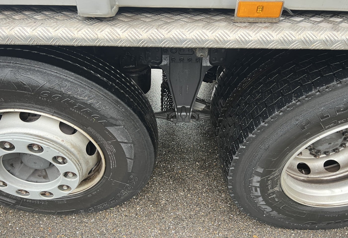 MOTO6625_3052172 vehicle image
