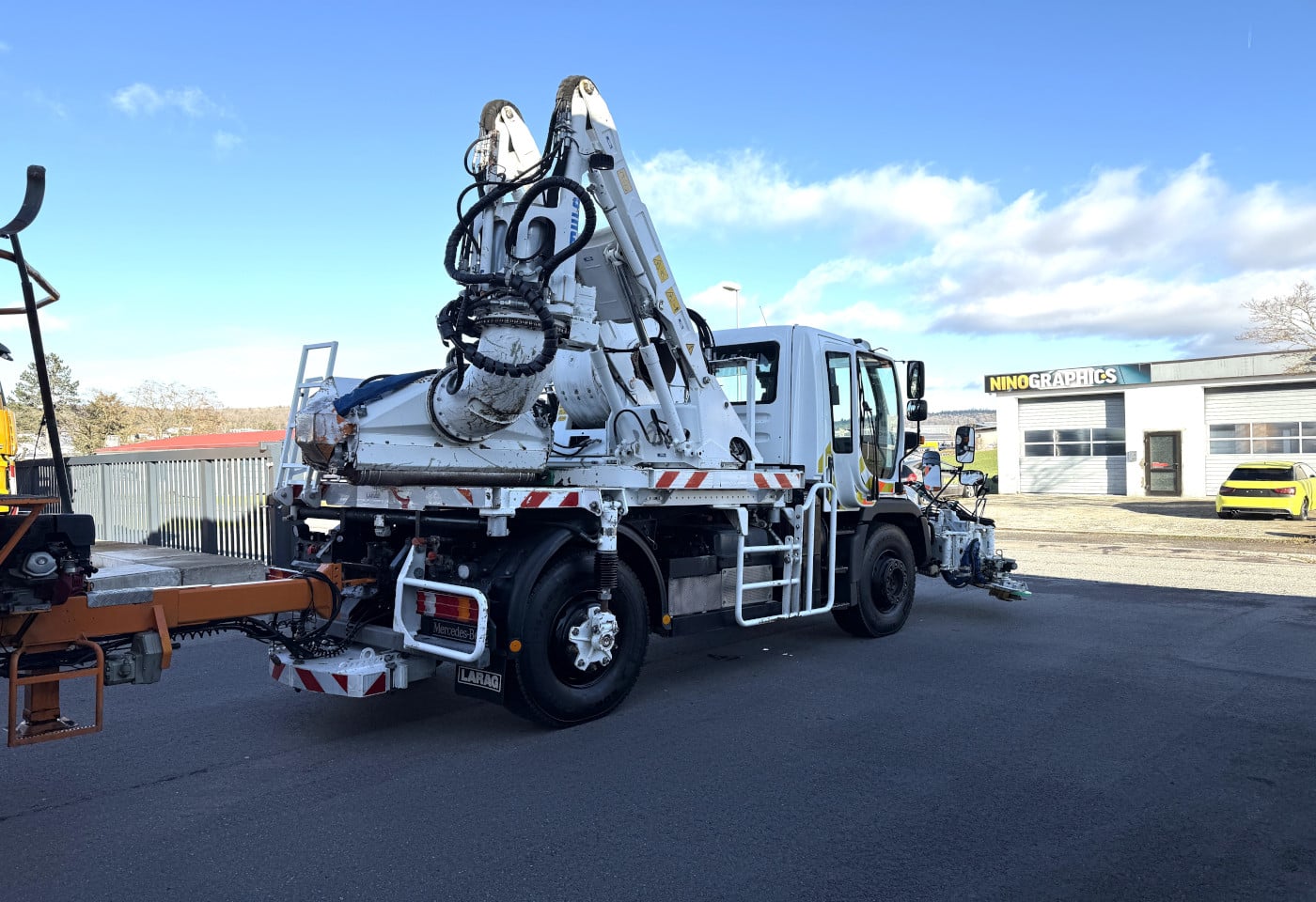 MOTO6625_3055908 vehicle image