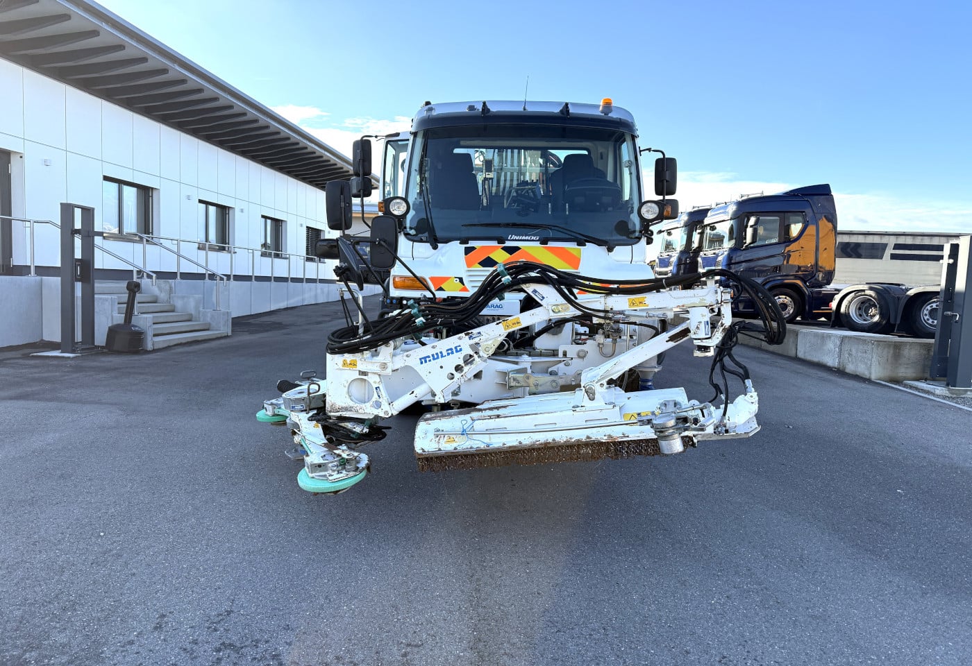 MOTO6625_3055908 vehicle image
