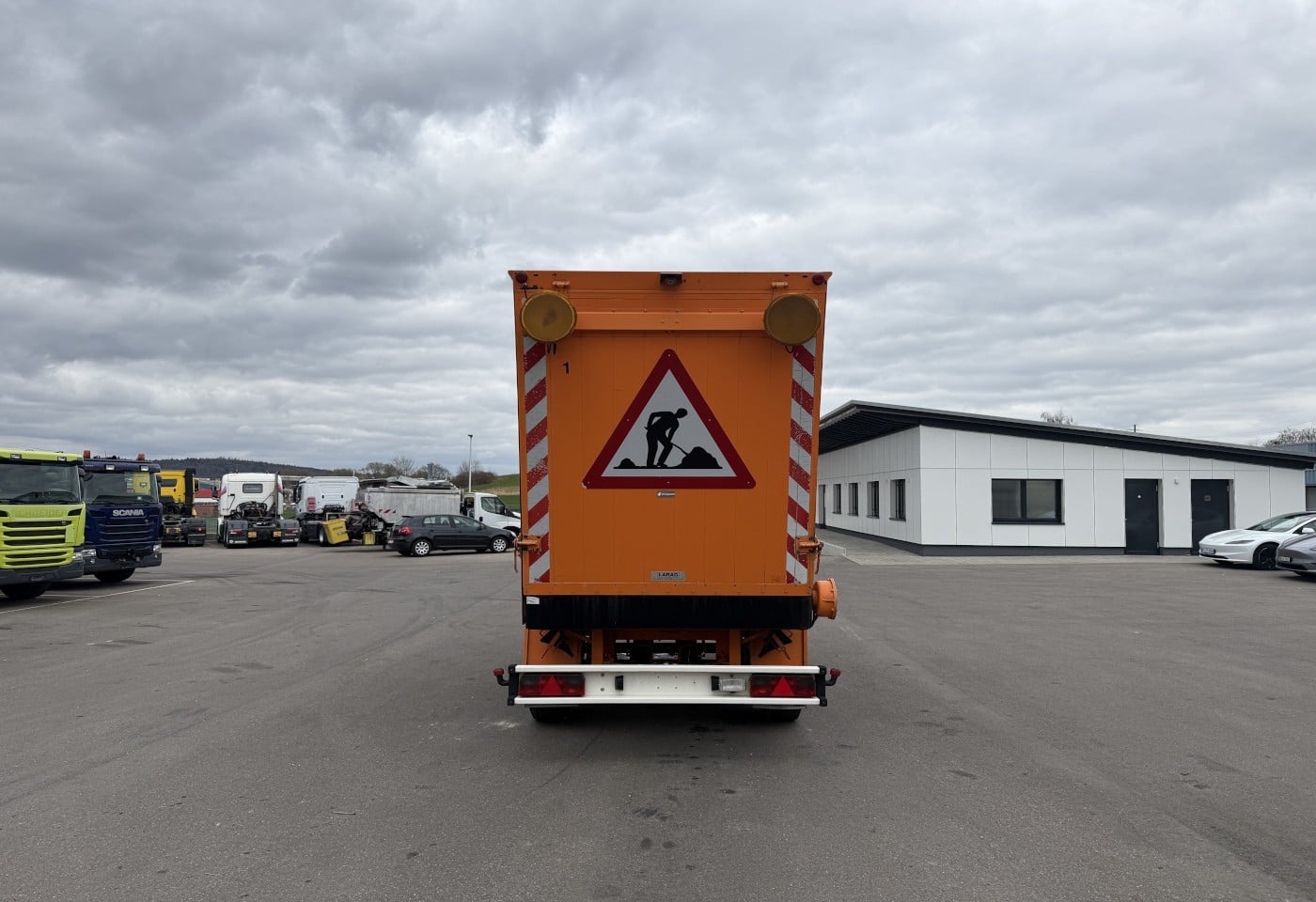 MOTO6625_3049636 vehicle image