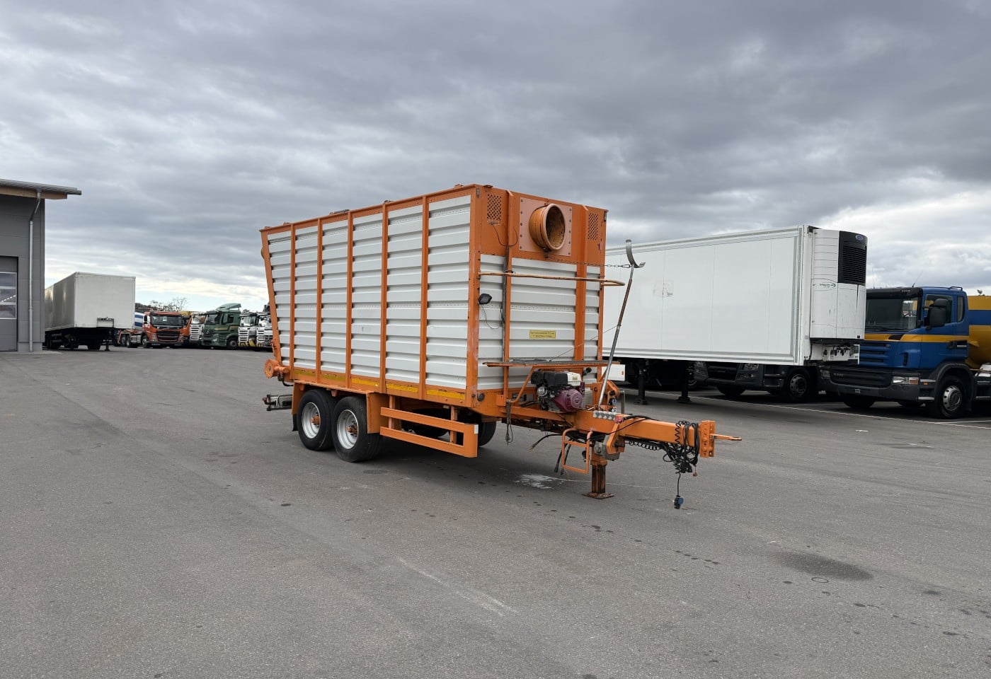 MOTO6625_3049636 vehicle image