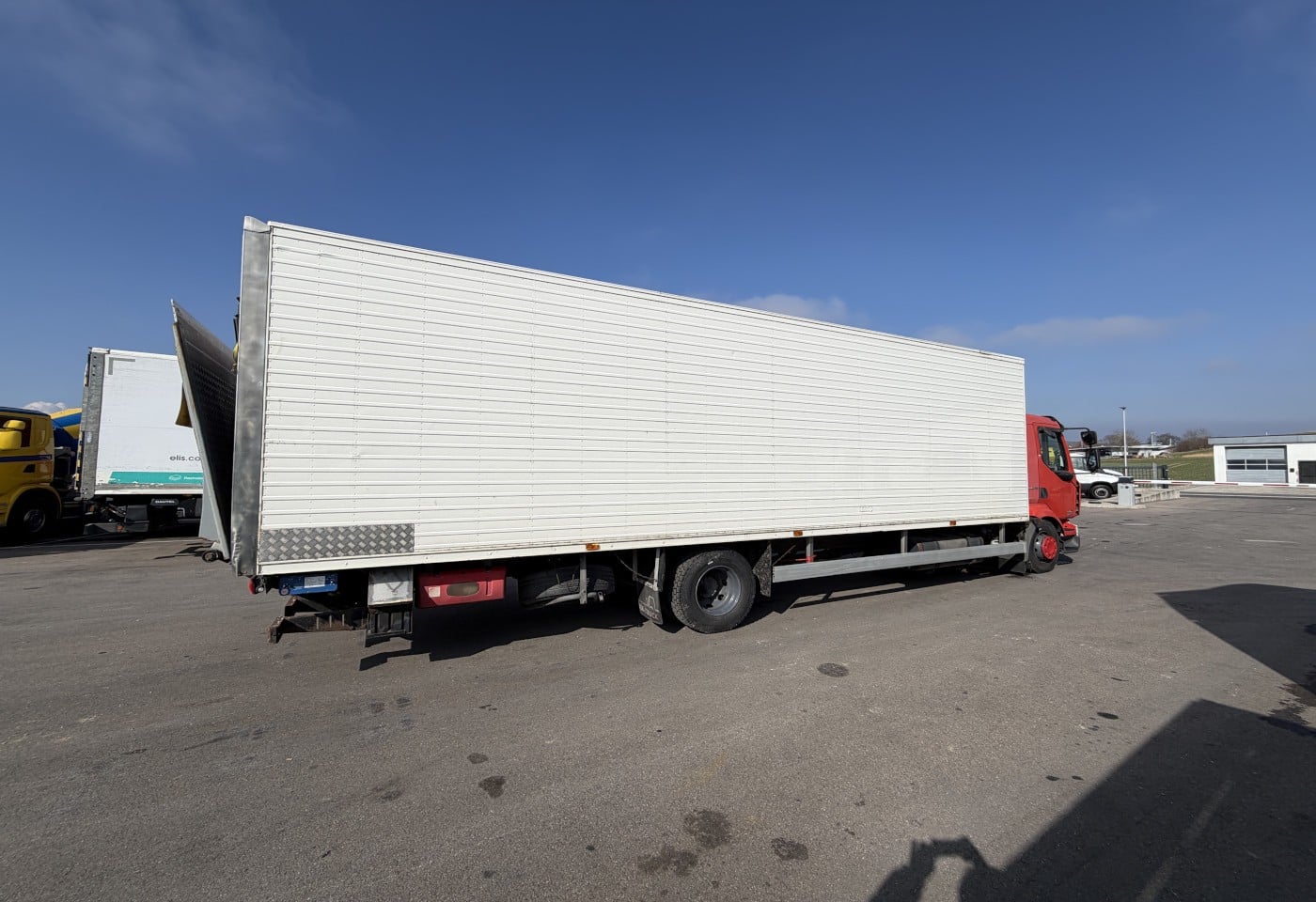 MOTO6625_3049658 vehicle image