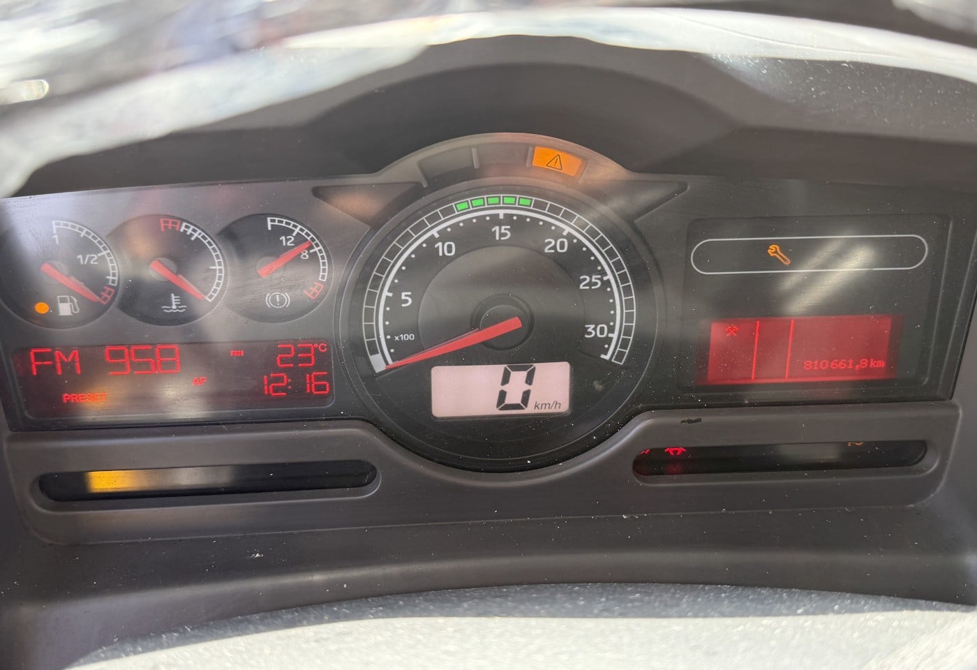 MOTO6625_3049653 vehicle image