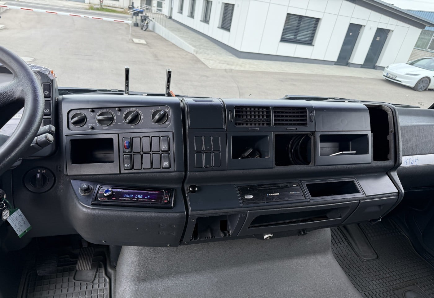MOTO6625_3052544 vehicle image
