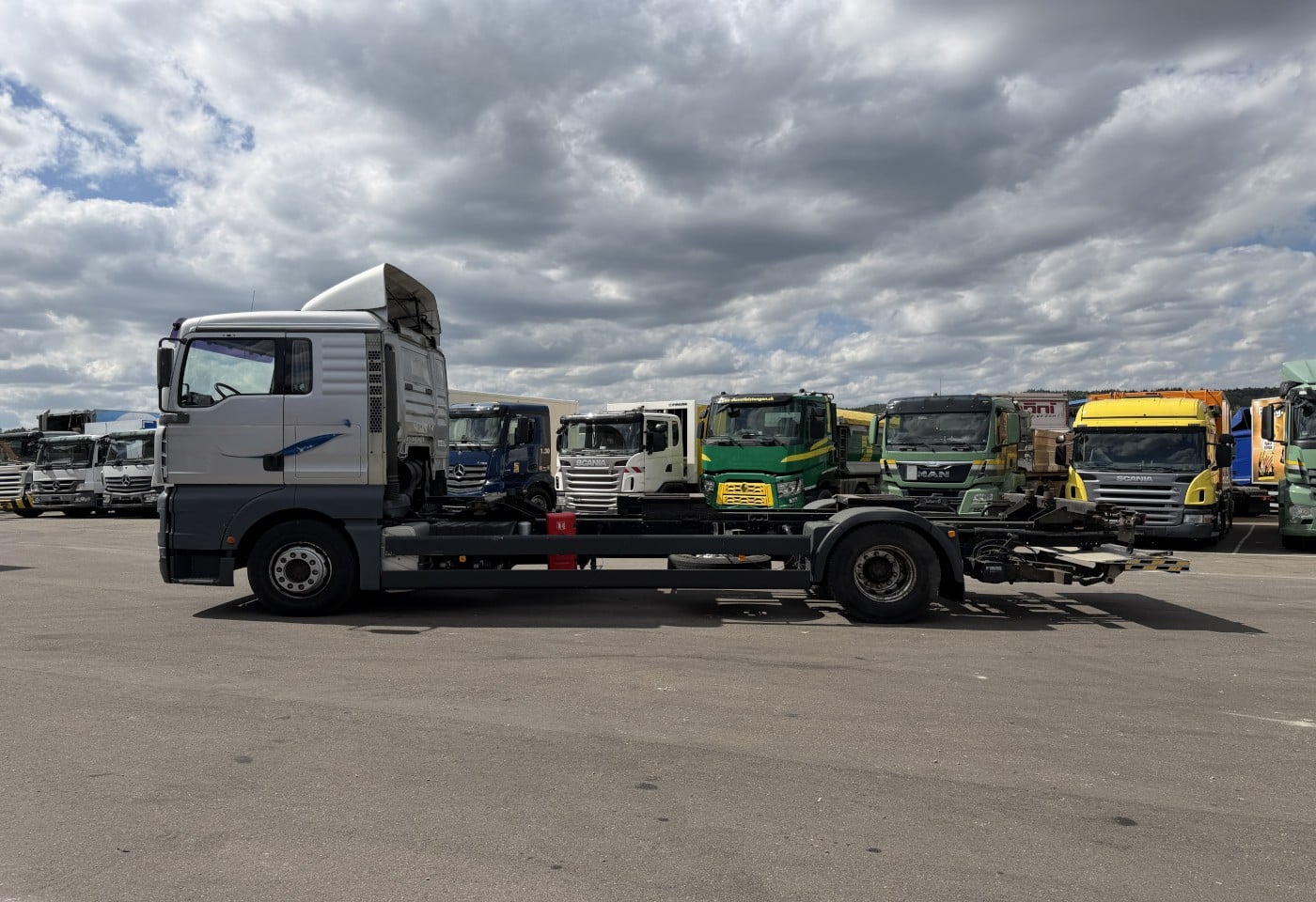 MOTO6625_3052544 vehicle image
