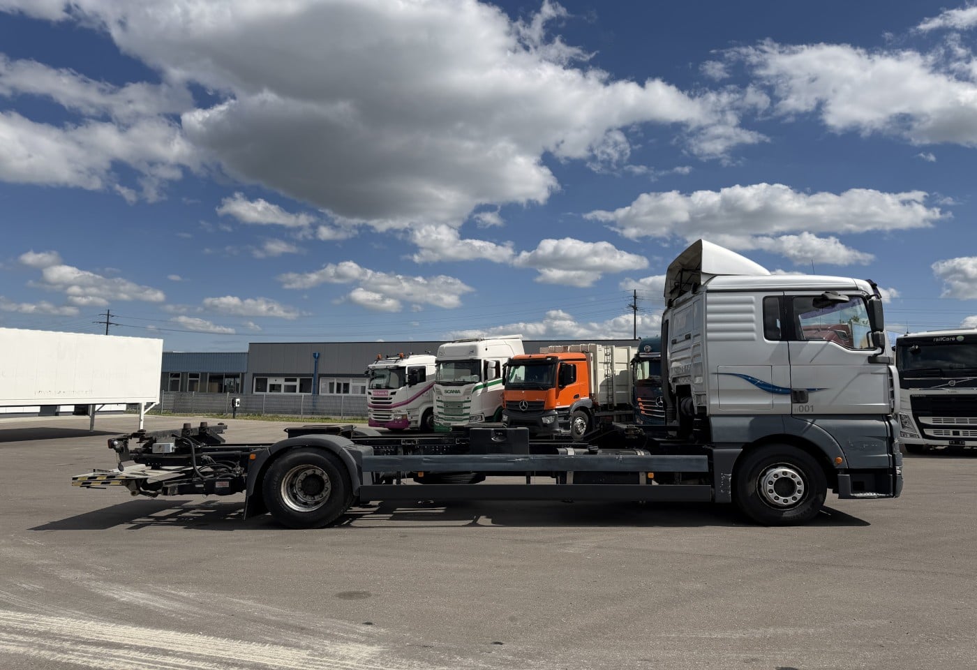 MOTO6625_3052544 vehicle image