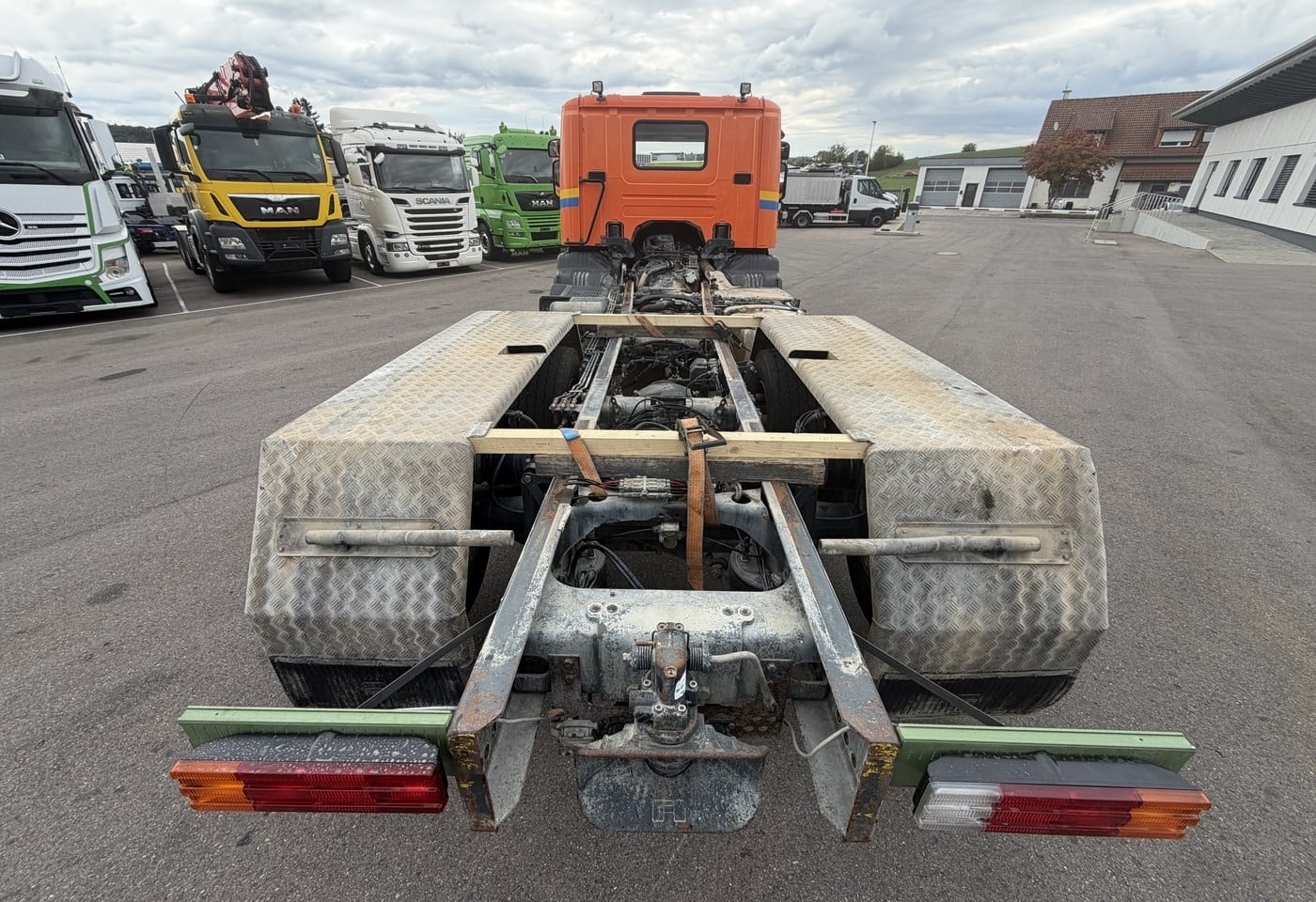 MOTO6625_3049681 vehicle image