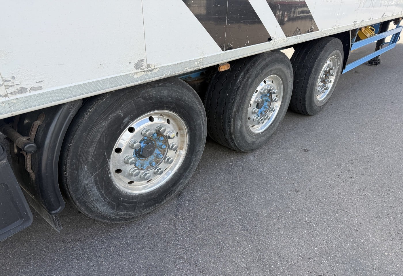 MOTO6625_3049592 vehicle image