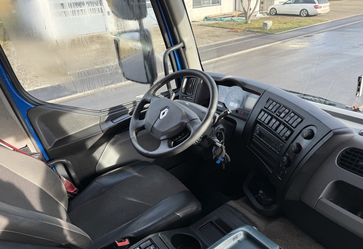 MOTO6625_3049678 vehicle image