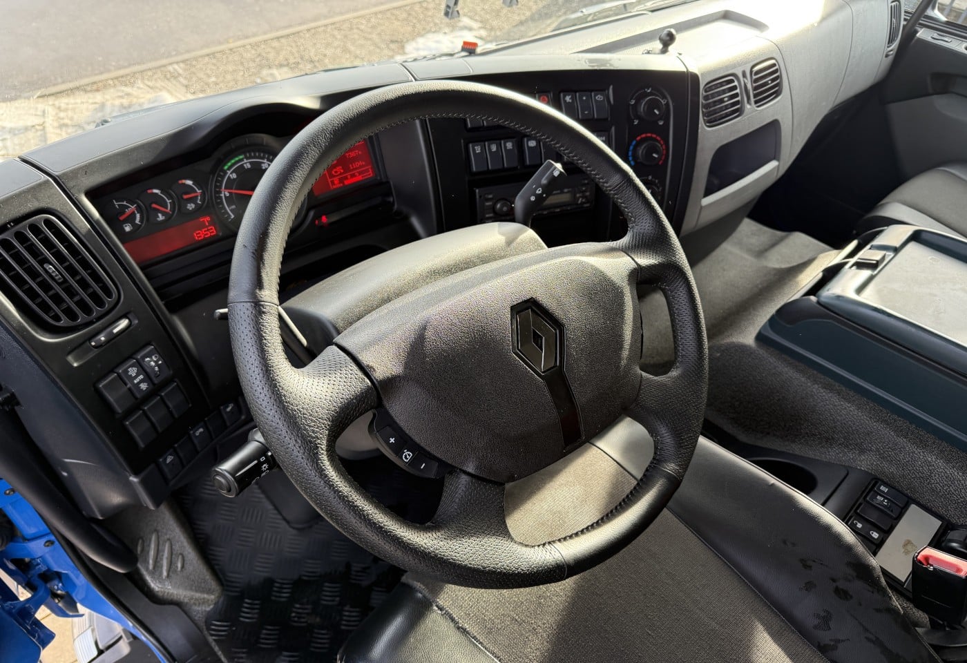 MOTO6625_3049678 vehicle image