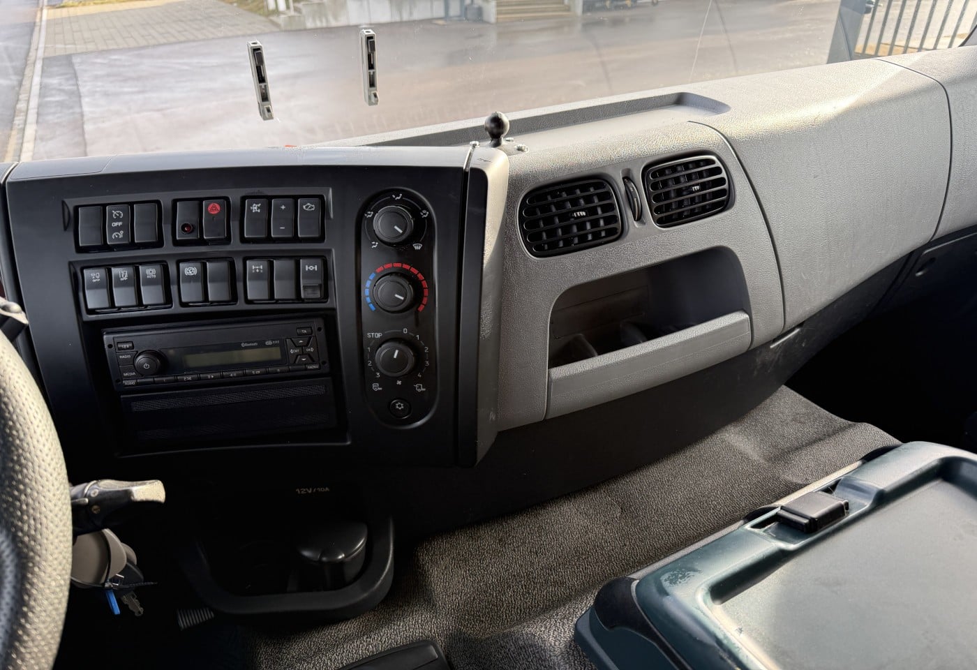 MOTO6625_3049678 vehicle image