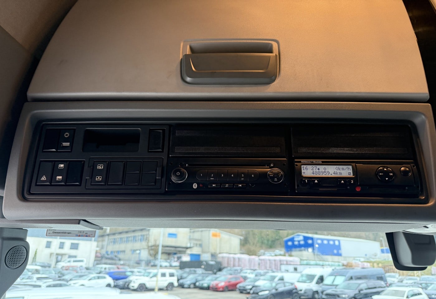 MOTO6625_3050572 vehicle image