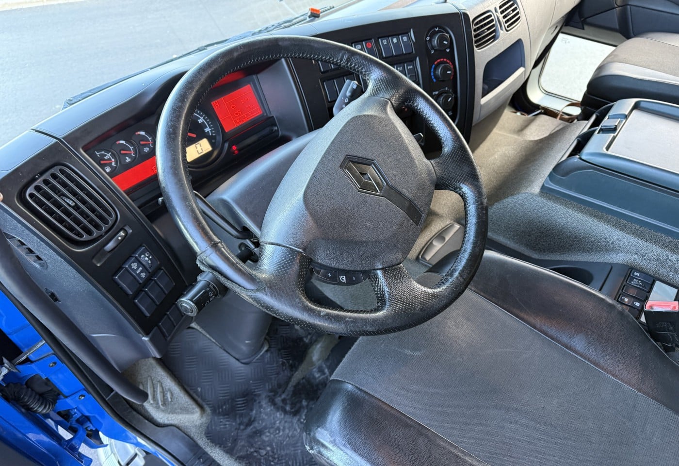 MOTO6625_3051448 vehicle image
