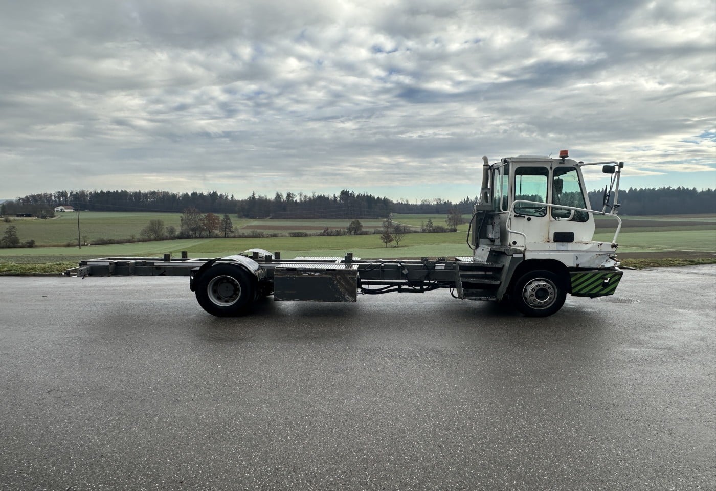 MOTO6625_3049679 vehicle image