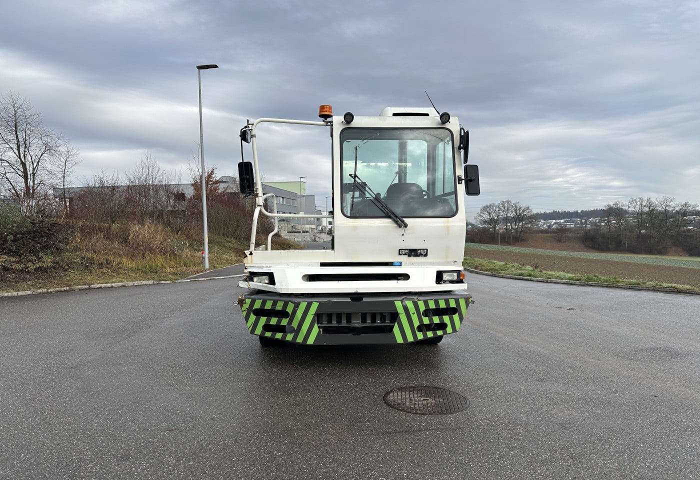 MOTO6625_3049679 vehicle image