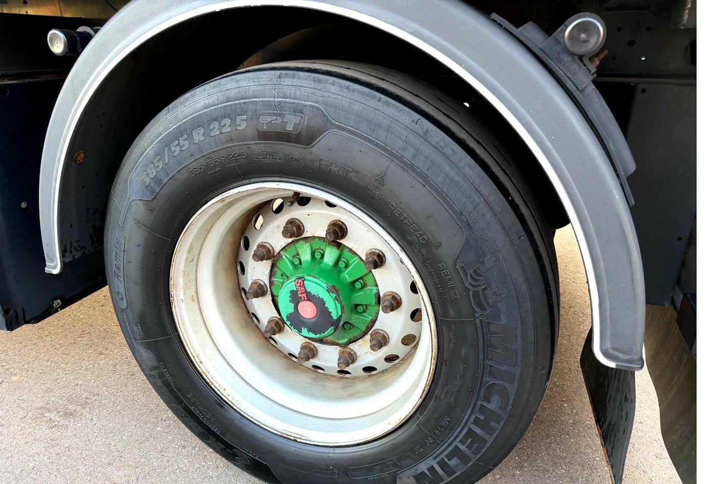 MOTO6625_3054204 vehicle image