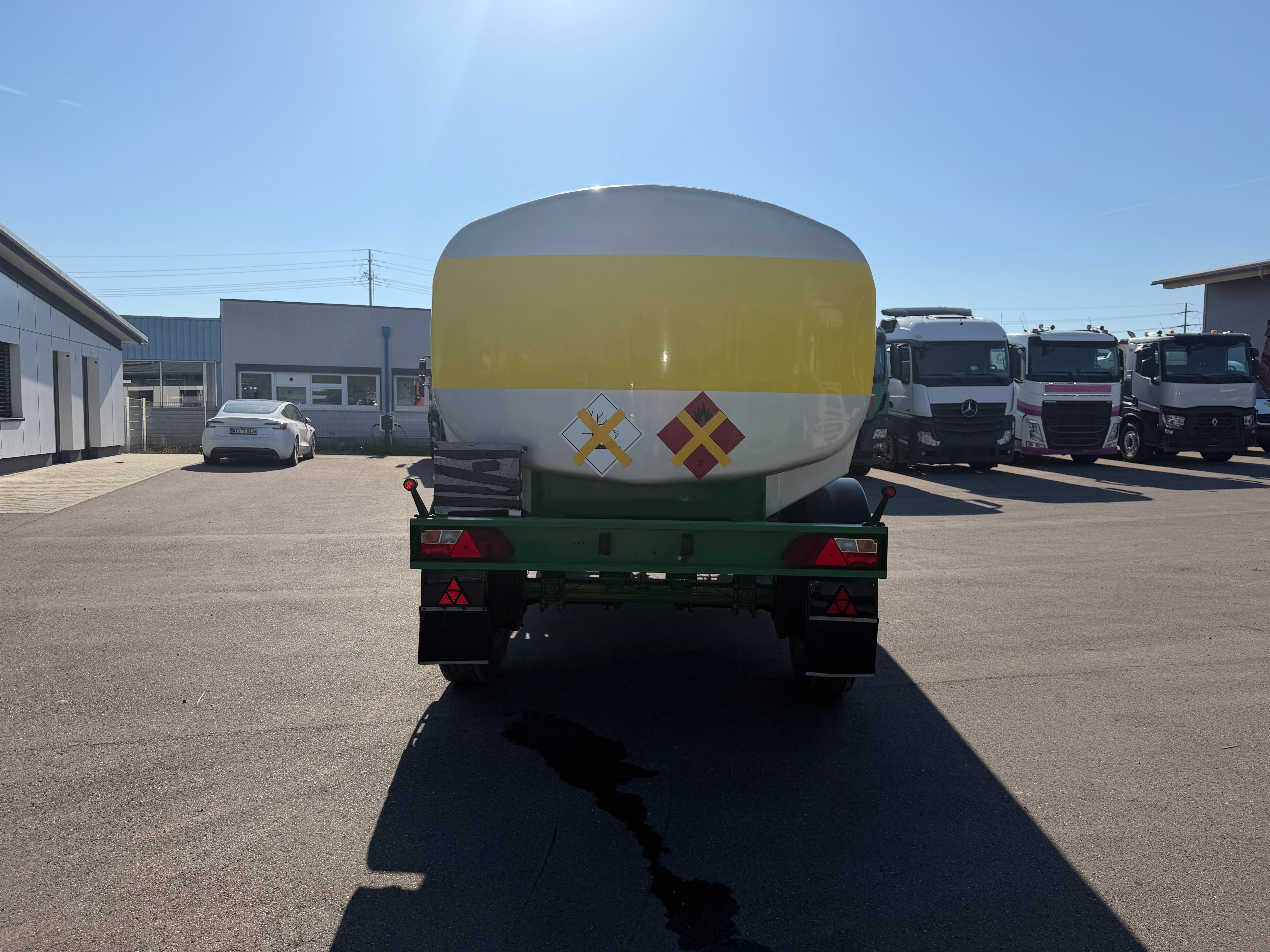 MOTO6625_3054588 vehicle image