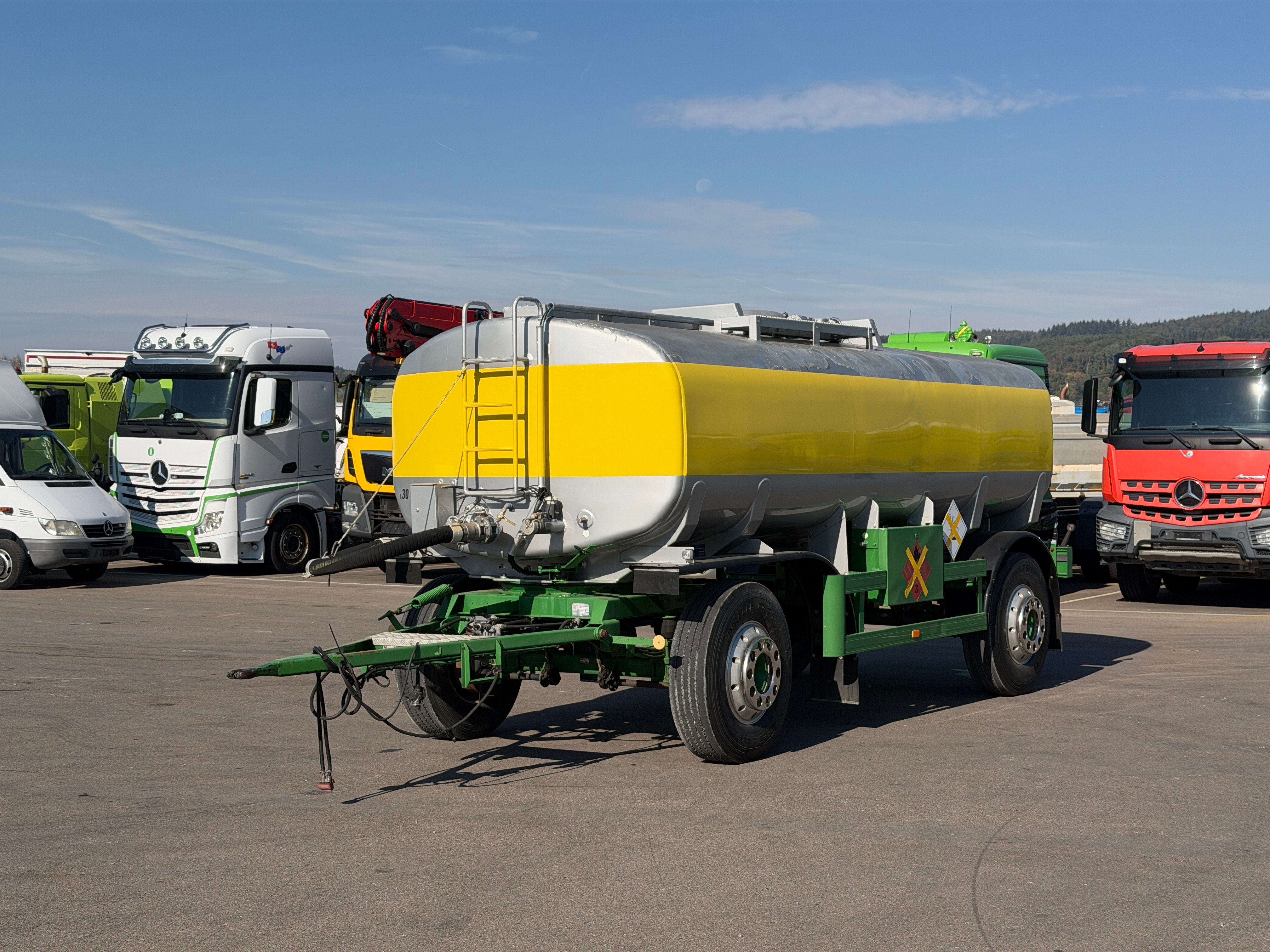 MOTO6625_3054588 vehicle image