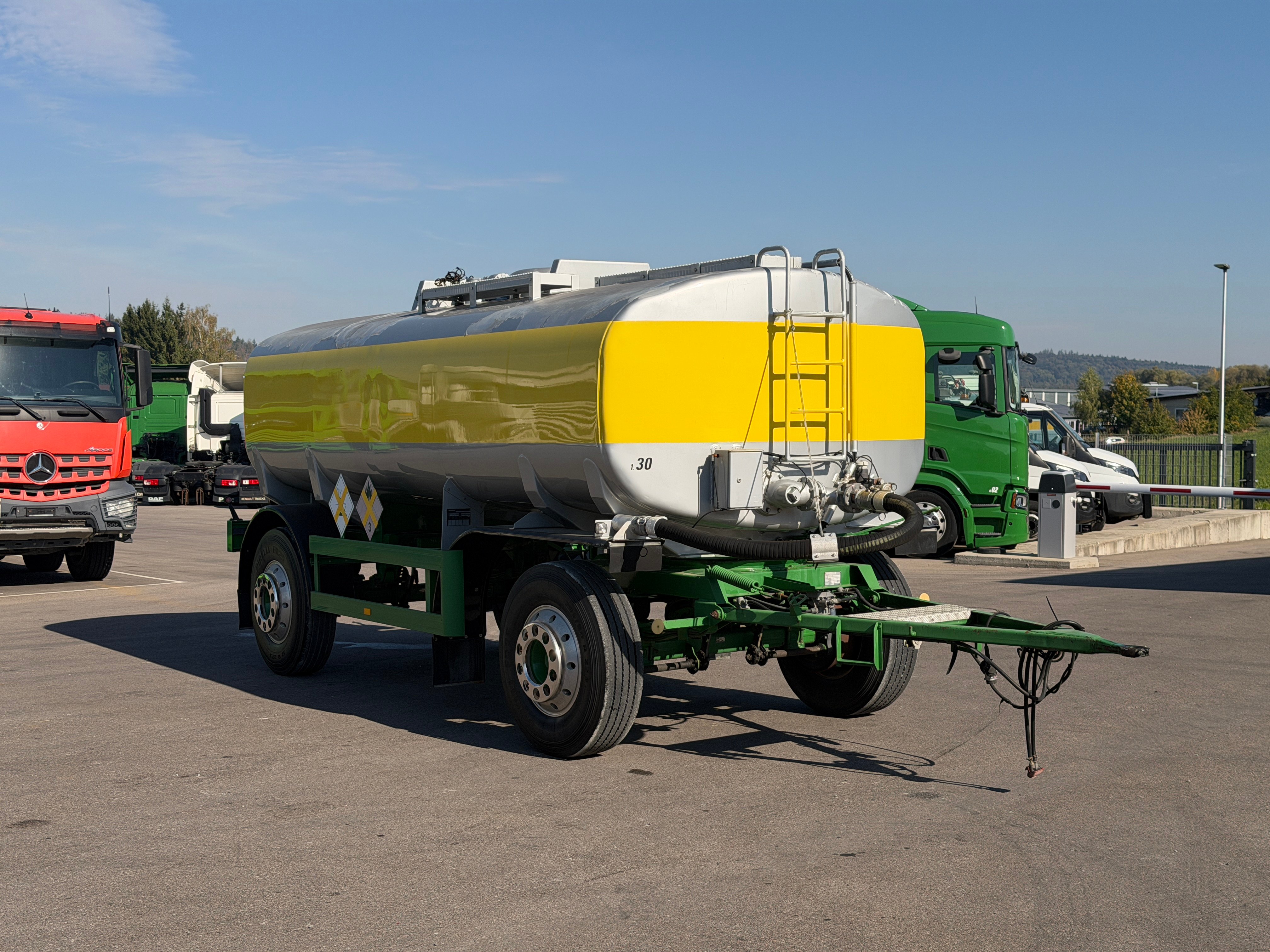 MOTO6625_3054588 vehicle image